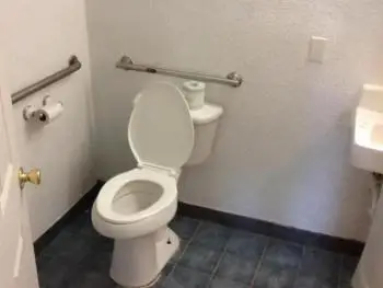Broadway Inn Express 6